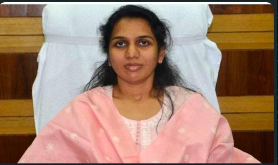 CG IAS नम्रता गांधी को मिली बड़ी जिम्मेदारी , कैबिनेट सेक्रेट्रिएट में बनीं डिप्टी सेक्रेटरी ,पंचायत चुनाव के बाद जाएंगी केंद्रीय प्रतिनियुक्ति पर ,देखें आदेश