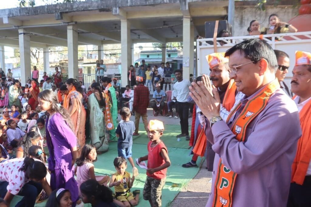 उद्योग मंत्री लखन लाल देवांगन का धुआंधार प्रचार प्रसार, बोले कांग्रेस शहर को 15 साल पीछे धकेला, विकास के लिए भाजपा की बनाए नगर सरकार..