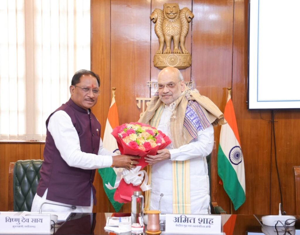 केन्द्रीय गृह मंत्री श्री अमित शाह ने आज नई दिल्ली में छत्तीसगढ़ के मुख्यमंत्री श्री विष्णु देव साय के साथ राज्य में 3 नए आपराधिक कानूनों पर समीक्षा बैठक की